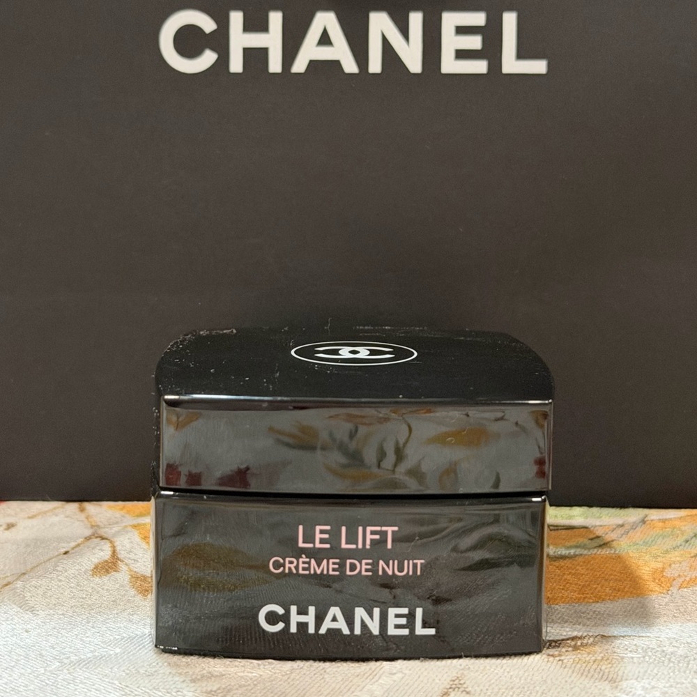 Chanel Le Lift creme de nuit face cream skincare